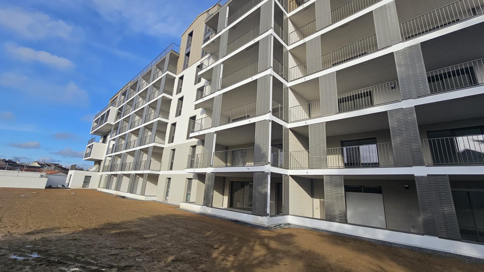 Cote Batiment Ravalement De Facade Choletmotcle1 IMG 20250227 WA0002